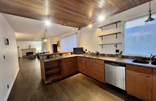 Kamloops House | Cozy style house