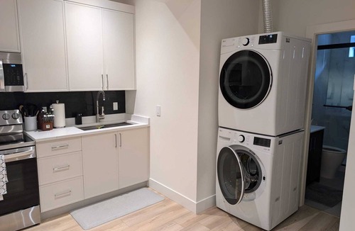 White Rock Apartment | Cozy two bedroom Suite
