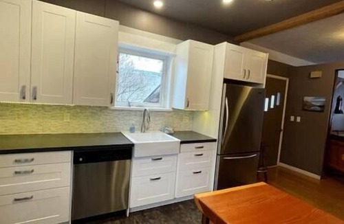 East Kootenay House | Cozy, Warm & Spacious Fernie Bungalow