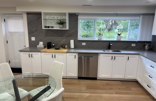 Dundarave House | Cozy with King Size Bed, Netflix/Prime Video 1 bed