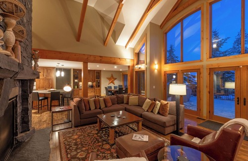 Golden Ski Chalet | Creekside Chalet: 7-bedroom luxury mountain home