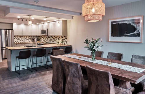Eagle Terrace Hotel | Creekside Villa Family Suite in Canmore