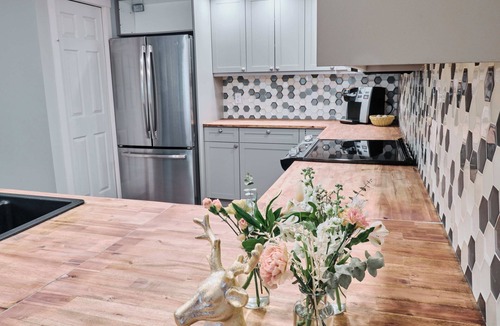 Eagle Terrace Hotel | Creekside Villa Family Suite in Canmore