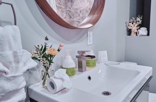 Eagle Terrace Hotel | Creekside Villa Family Suite in Canmore