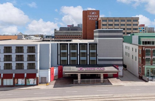 Kitchener Hotel | Crowne Plaza Kitchener-Waterloo by IHG