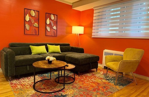Cote-Des-Neiges—Notre-Dame-De-Grace Apartment | Cute & Cozy 1BR Travel Hub for Montreal Travelers
