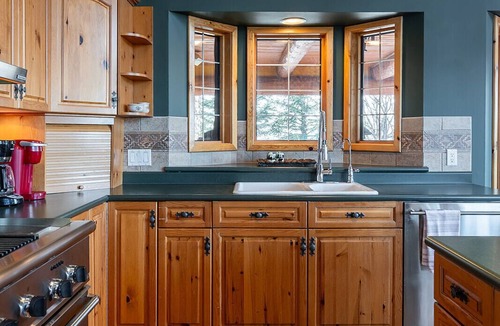 Alberta Cabin | Cypress Chalet at Elkwater - Experience Nature, Views and Adventure in Style