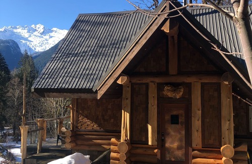 Upper Squamish House | Da cabane , incredible glacier view on private 5 acr.