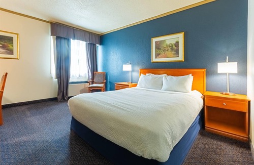 Drayton Valley Hotel | Days Inn by Wyndham Drayton Valley