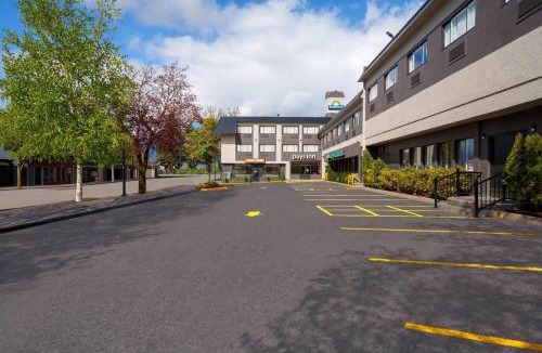 Terrace Hotel | Days Inn by Wyndham Terrace