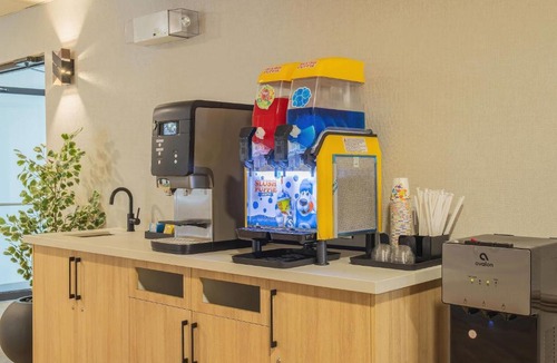 West Edmonton Hotel | Days Inn & Suites by Wyndham West Edmonton