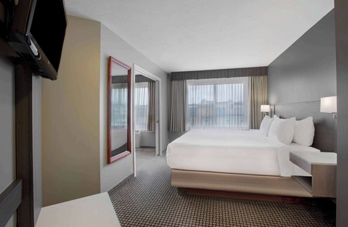 Moncton Hotel | Days Inn & Suites by Wyndham Moncton
