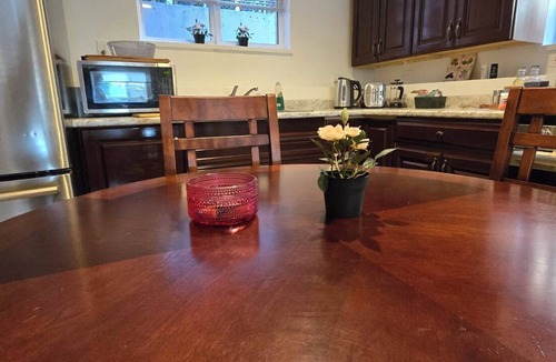 District of North Vancouver Apartment | Deep Cove 3 Bedroom for rent