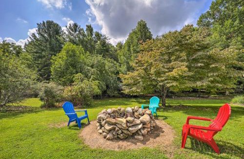 Deep Gap House | Deep Gap Cottage w/Fire Pits - Hike & Ski!