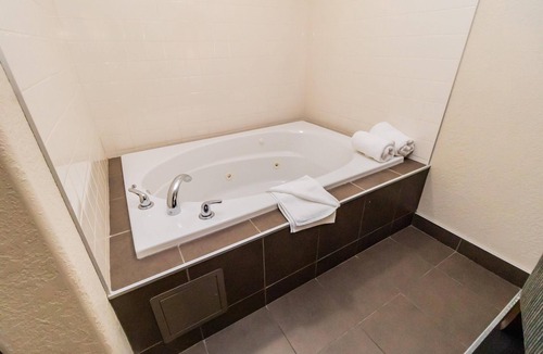 Deer Lake Hotel | Deer Lake Horizon Hotel, BW Signature Collection