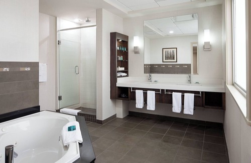 Willow Park Hotel | Delta Hotels by Marriott Calgary South