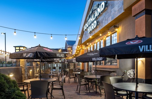 Willow Park Hotel | Delta Hotels by Marriott Calgary South