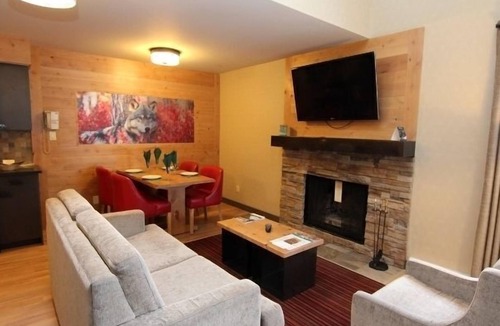 Banff Condo | Deluxe, Bright, Spacious | Base of Tunnel Mountain