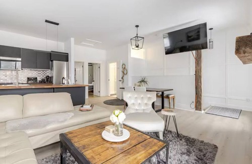 Perth Apartment | Deluxe Loft with Stunning Water - Free On-Site EV Charging
