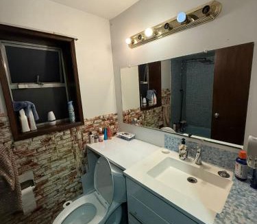 Sunset House | Deluxe Private Family Queen Room