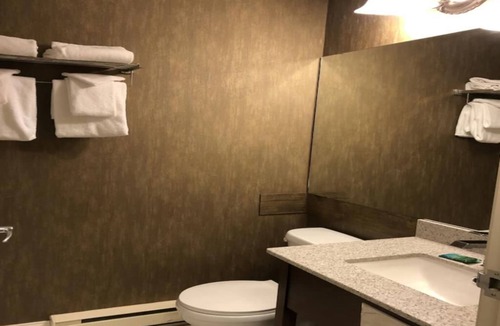 Fernie Resort | Deluxe room with 2 Queen Bed