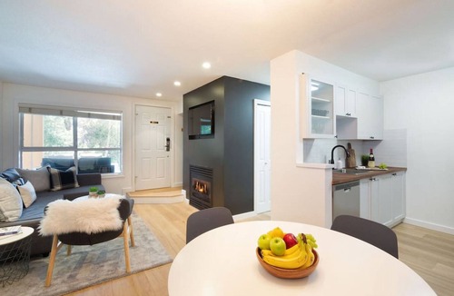 Whistler Cay Heights Villa | Designer home - A/C, pool, hot tub & free parking