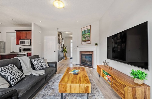 Airdrie House | Detached 3BR Home, Garage, Yard, Fireplace
