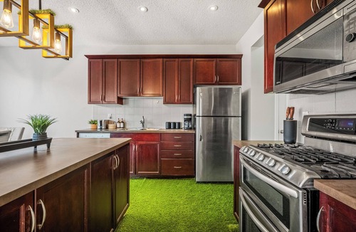Airdrie House | Detached 3BR Home, Garage, Yard, Fireplace