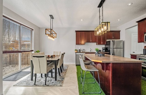 Airdrie House | Detached 3BR Home, Garage, Yard, Fireplace