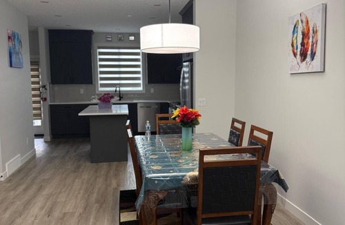 Calgary House | Detached house in Hotchkiss SE