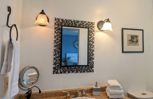 Historic Old Town Bed & Breakfast | Dicksons Family Suite B&B