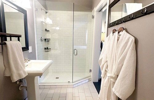 Venable Bed & Breakfast | Dinsmore Boutique Inn