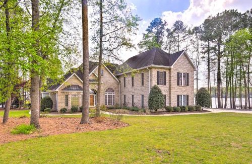 Mount Gilead Villa | Dock & Fire Pit: Mt Gilead Villa on Lake Tillery