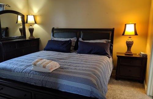 St. Catharines House | Doctors Lounge - An Executive Home in Niagara