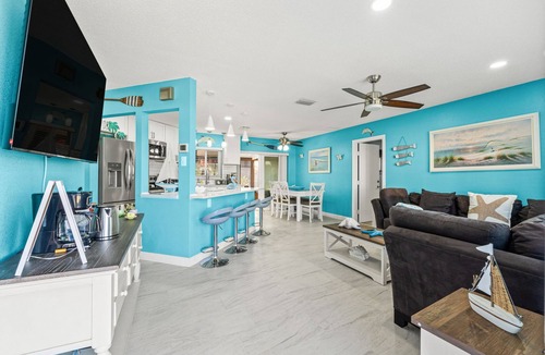Spring Hill House | Dolphin View Cabana - Gorgeous 3-bedroom house in Hernando Beach