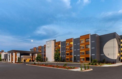 Kingston Hotel | DoubleTree by Hilton Kingston - Newly Renovated