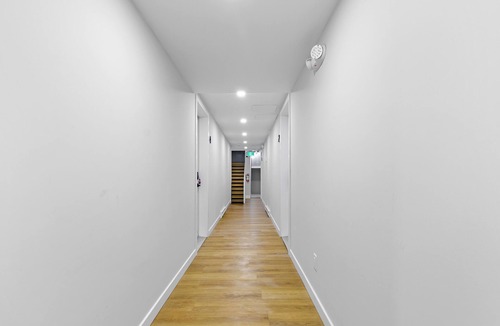 Hull Apartment | down town location ,brand new units #4
