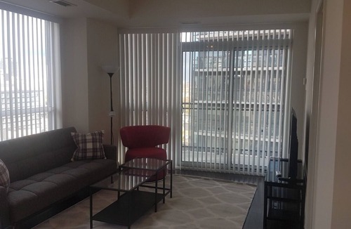 Old Town Condo | Downtown Bright & Modern Condo With Free Gym