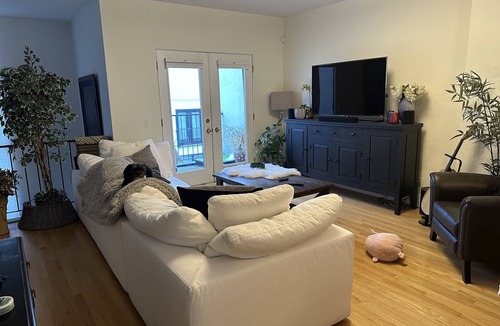 Connaught House | Downtown Calgary 2-bedroom Townhouse