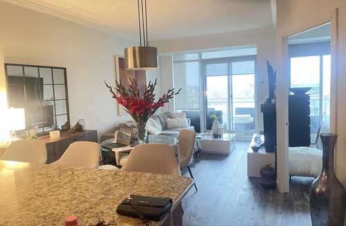 Fort York Apartment | Downtown Condo -Bathurst and Lakeshore