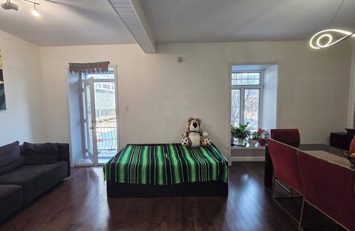 Shaughnessy Village Condo | Downtown Condo Just for You!