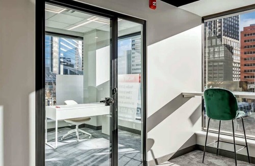 Mount Pleasant Apartment | Downtown Escape | Gym Access, Sauna & Pool Table Fun