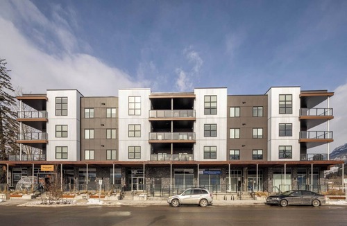 Golden Condo | Downtown Golden Serenity Suite – Riverstone Condo