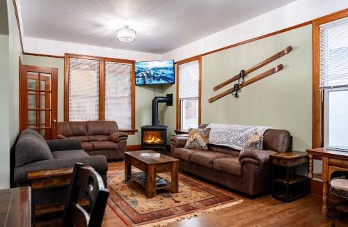 Revelstoke House | Downtown Home Private Hot Tub Walkable Location
