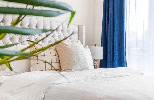 Gay Village Apartment | DownTown King Suite