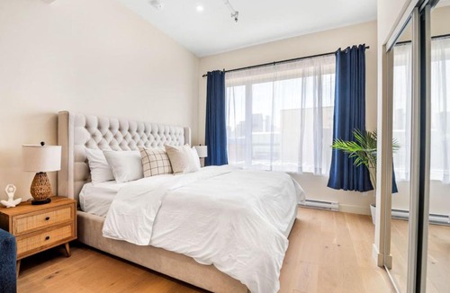 Gay Village Apartment | DownTown King Suite