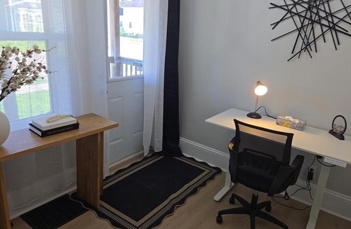 Moncton Apartment | Downtown Moncton - Family Pets and Free Parking