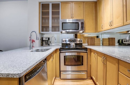 Yorkville Apartment | Downtown Toronto Chic 1 Bedroom