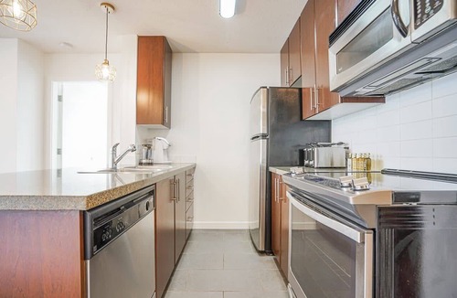 Crosstown Apartment | Downtown Unit with Spectacular Views
