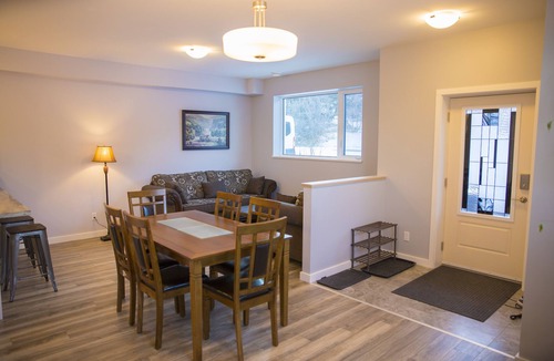 Whitehorse Condo | Downtown Whitehorse Deluxe 4 Bedroom Condo